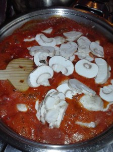 Salsa de tomate con champiñones